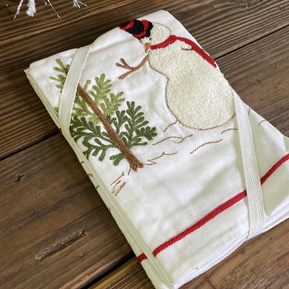 Williams Sonoma Snowman Embroidered Towels - Set of 2 - Picture 8 of 10